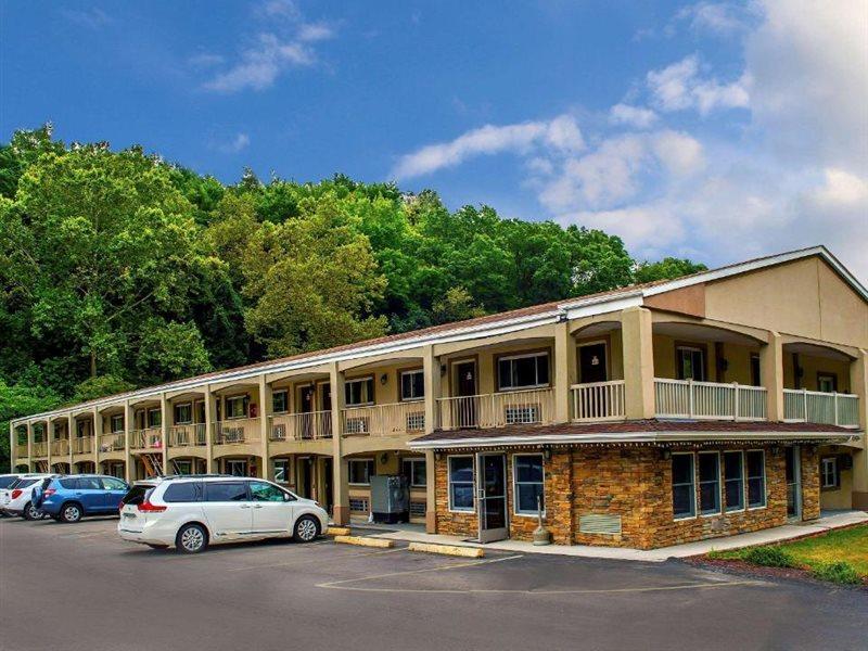 Econo Lodge Jefferson Hills Hwy 51 Clairton Exterior photo