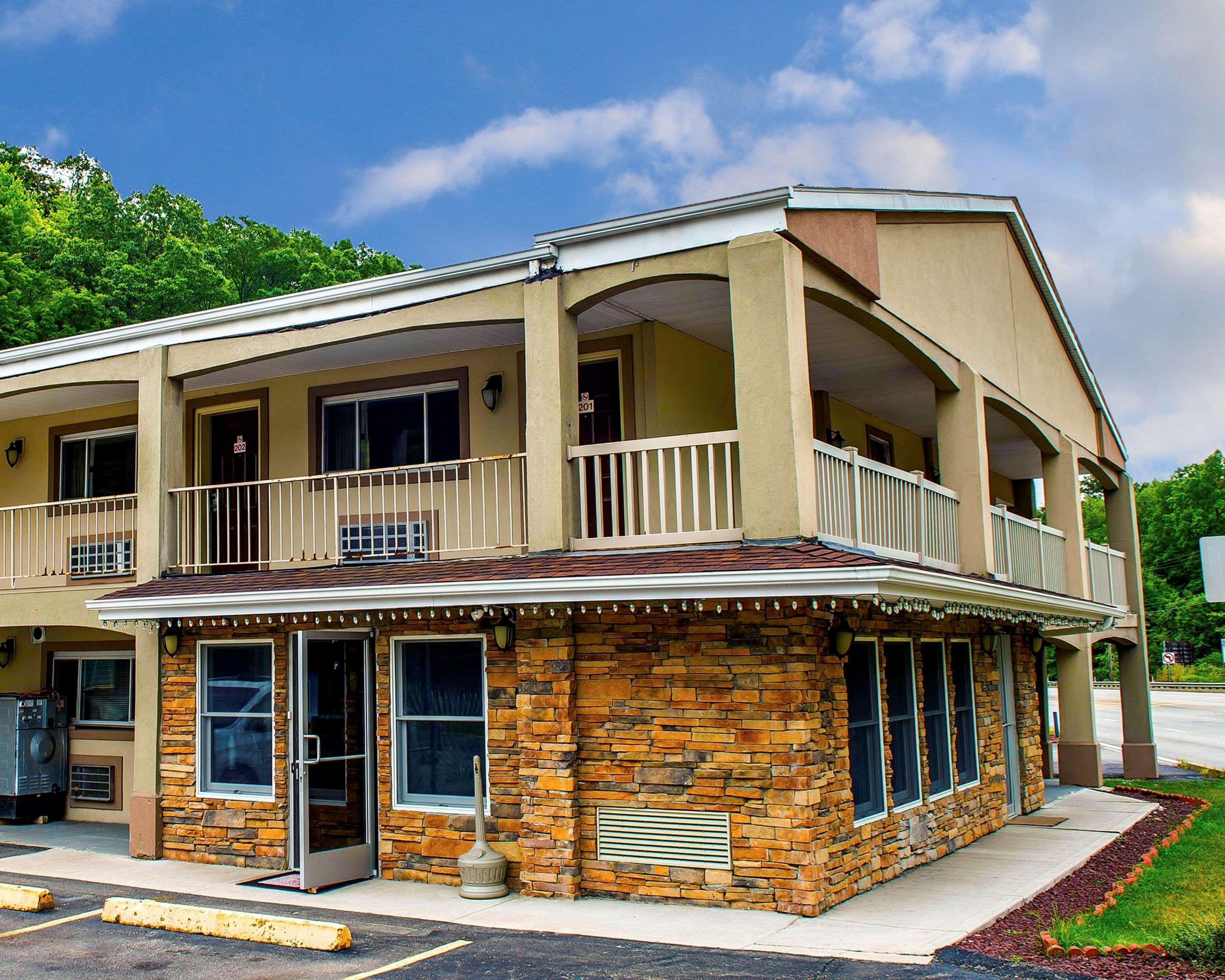 Econo Lodge Jefferson Hills Hwy 51 Clairton Exterior photo