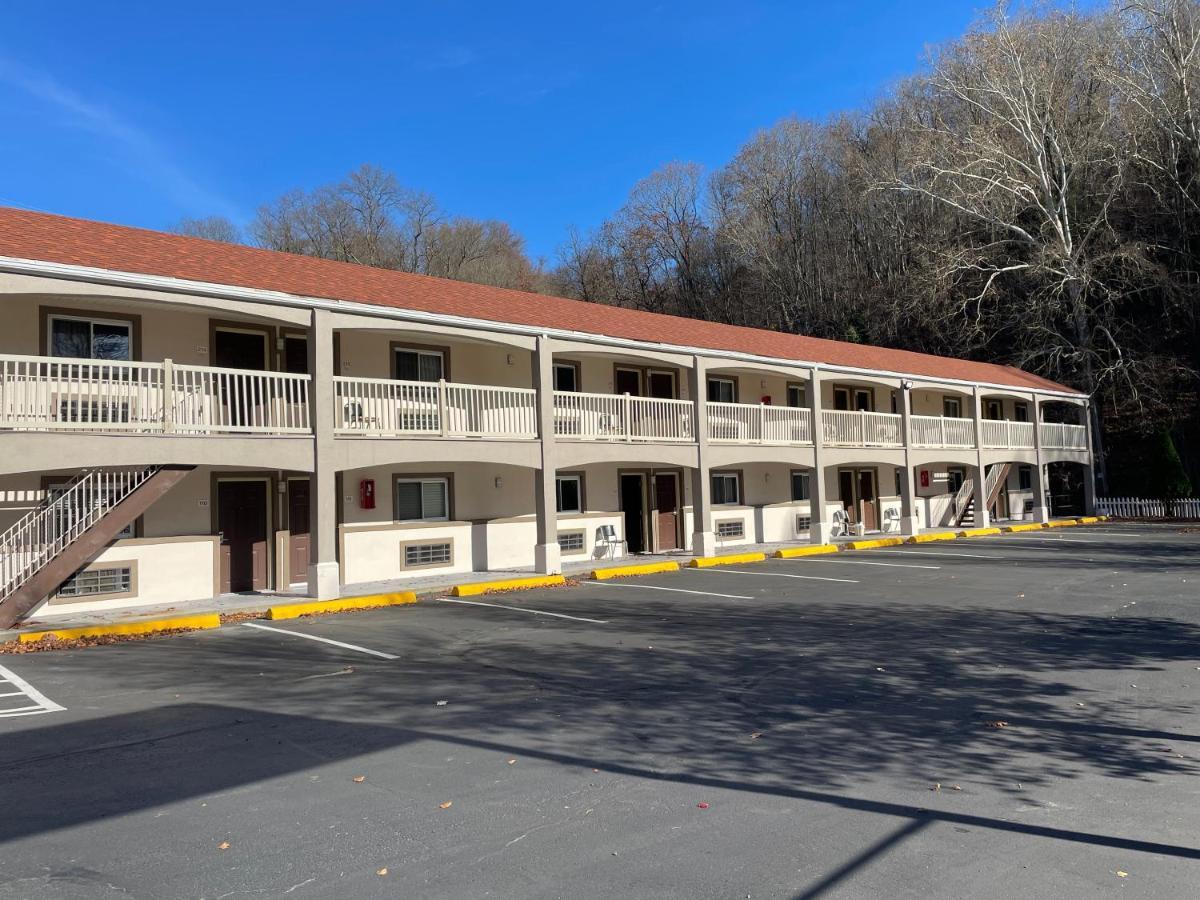 Econo Lodge Jefferson Hills Hwy 51 Clairton Exterior photo